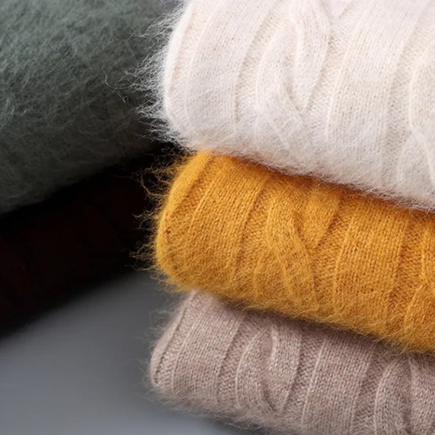 Chardon | Men’s Cable Knit Round Neck Pullover