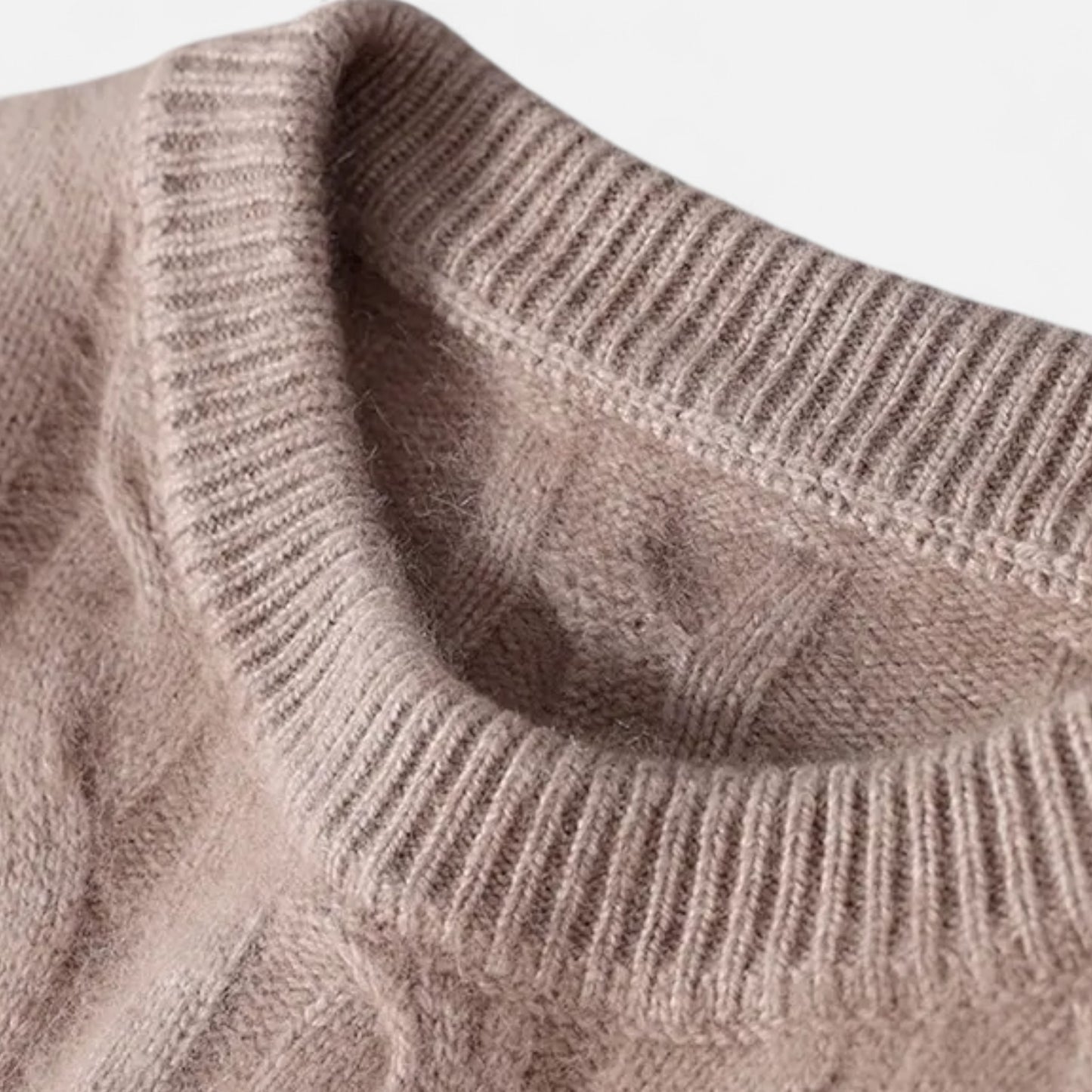 Chardon | Men’s Cable Knit Round Neck Pullover
